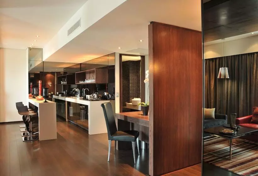 سوئیت پرزیدنت, Southern Sun Rosebank, Johannesburg