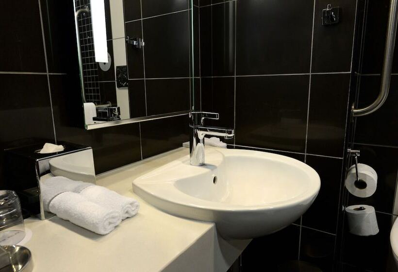 Номер Стандарт, Southern Sun Rosebank, Johannesburg