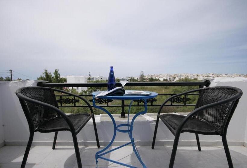 标准工作室, Sunny Beach Studios