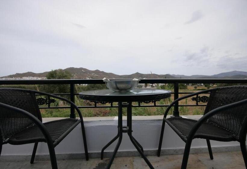 标准工作室, Sunny Beach Studios