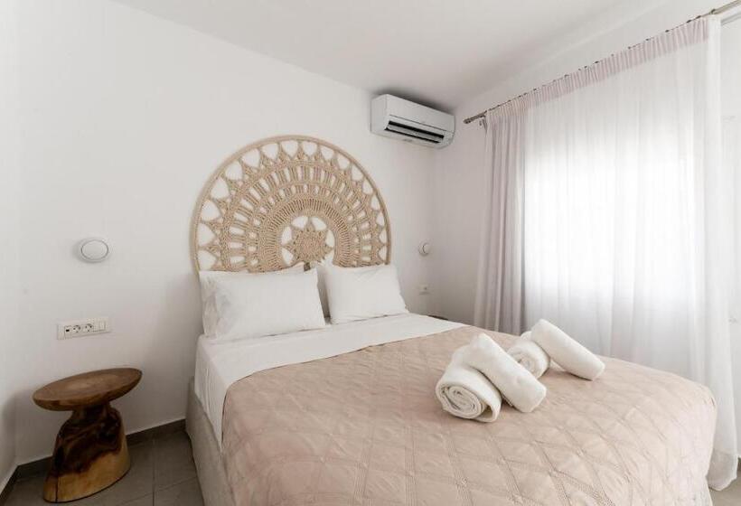 غرفة قياسية مطلّة علي البحر, Super Paradise