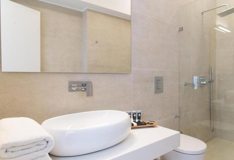 جناح مطلّ علي البحر, Super Paradise