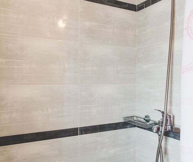 غرفة قياسية مطلّة علي البحر, Super Paradise