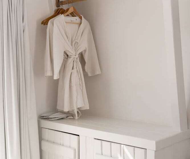 غرفة قياسية مطلّة علي البحر, Super Paradise