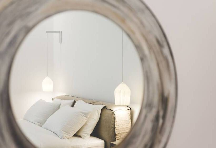 جناح جونيور مطلّ علي حمام السباحة, Super Paradise