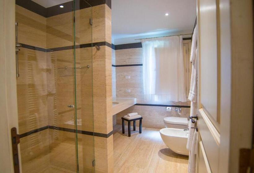 小型套房, Tarthes