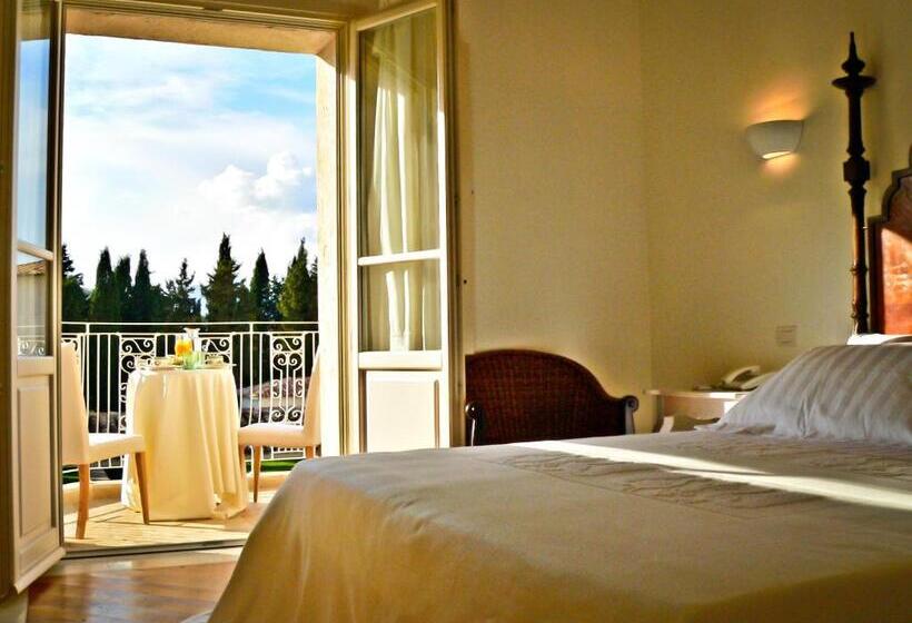 带按摩浴盆的套房, Tarthes