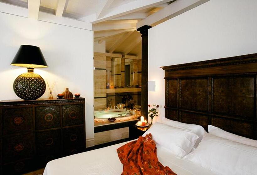 带按摩浴盆的套房, Tarthes