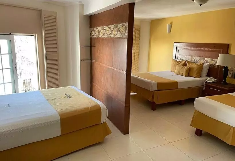 スタンダード４人部屋, Villa Las Margaritas Caxa