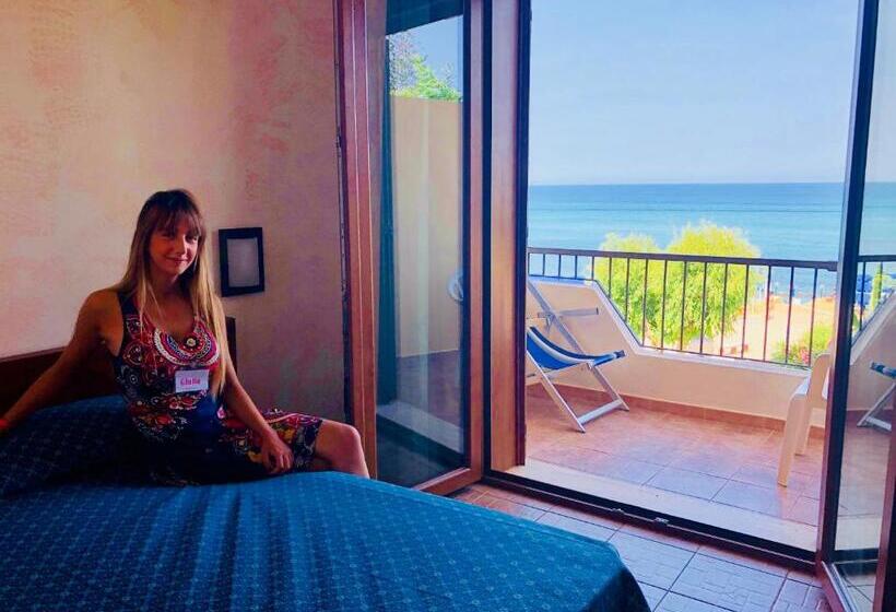 스탠다드 룸 바다 전망, Villaggio Roller Club