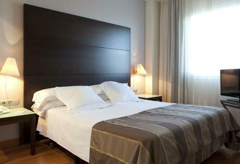 带厨房的小型号套房, Vertice Sevilla Aljarafe