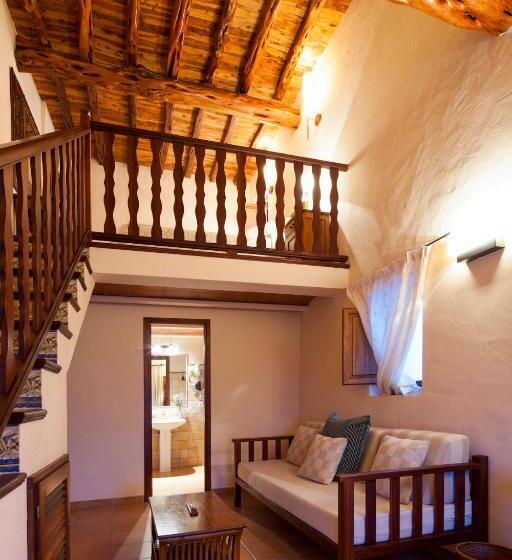 جناح جونيور, Agroturisme Can Planells