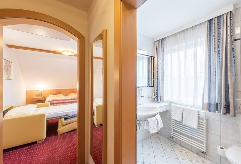 اتاق استاندارد سه نفره, Austria Classic Hotel Hölle