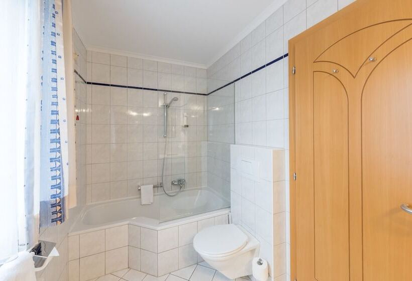 اتاق استاندارد چهار تخته, Austria Classic Hotel Hölle