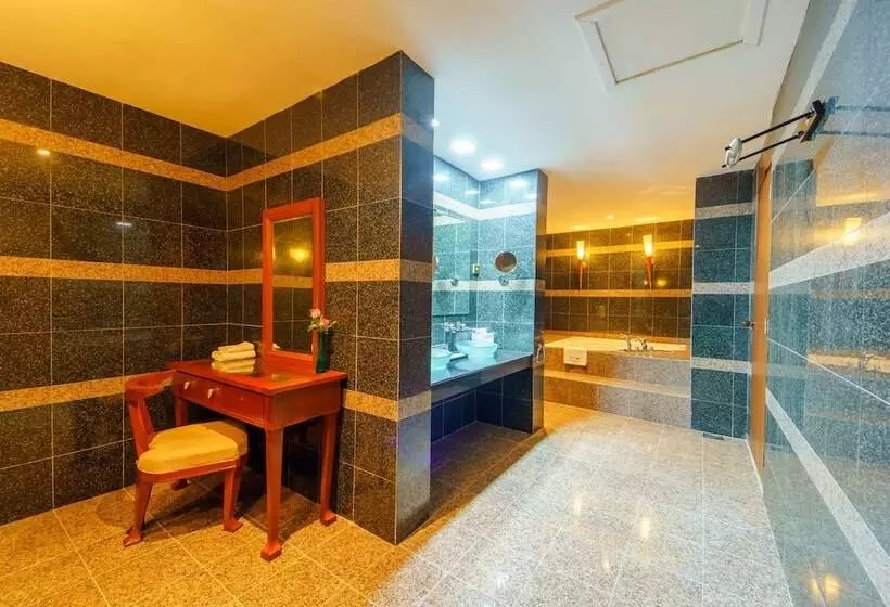 سوئیت پرزیدنت, Wings By Croske Resort Langkawi