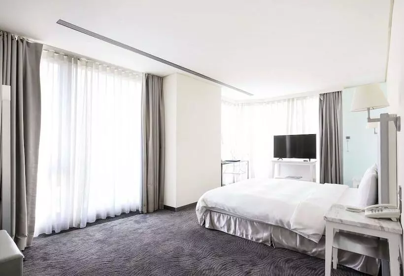 اتاق لوکس با چشم‌انداز شهر, Ambience Hotel Taipei