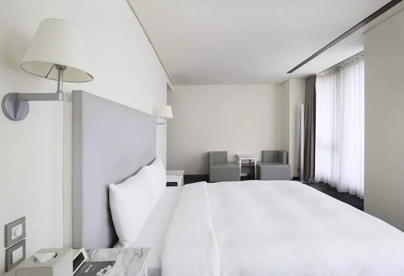 اتاق لوکس با چشم‌انداز شهر, Ambience Hotel Taipei