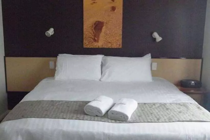 استودیوی استاندارد, Margarets Beach Resort