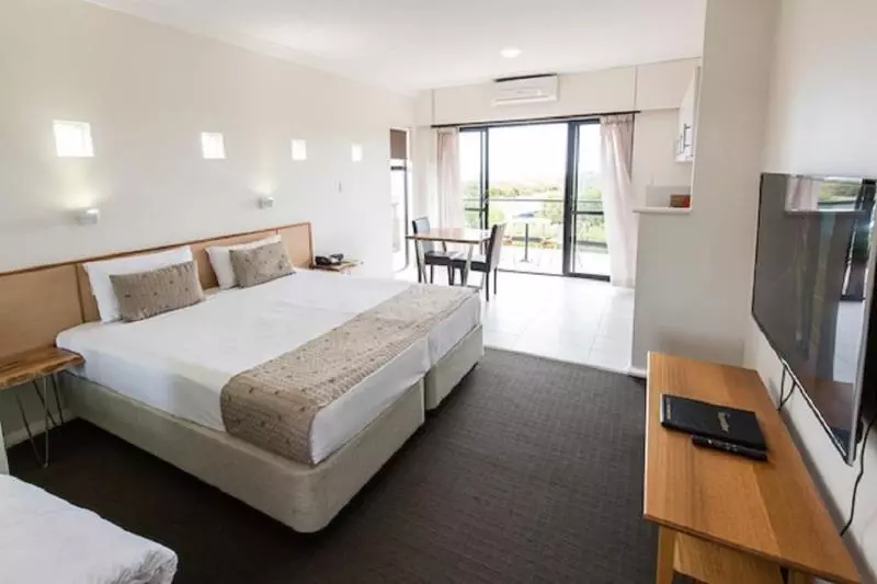 استودیوی استاندارد, Margarets Beach Resort