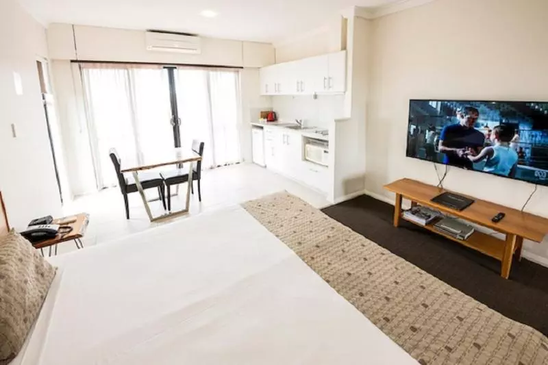 استودیوی استاندارد, Margarets Beach Resort