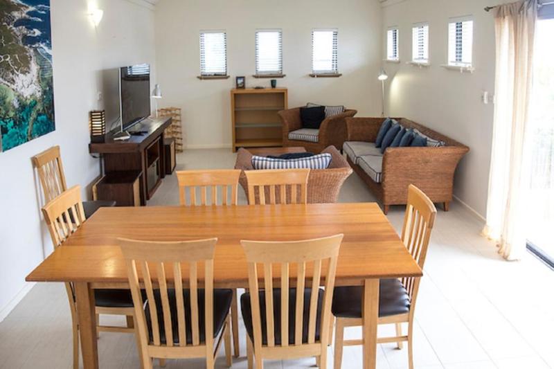 Апартаменты 4 Спальни, Margarets Beach Resort