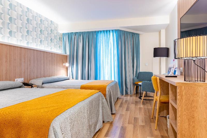 Номер Стандарт Трехместный, Peñiscola Plaza Suites
