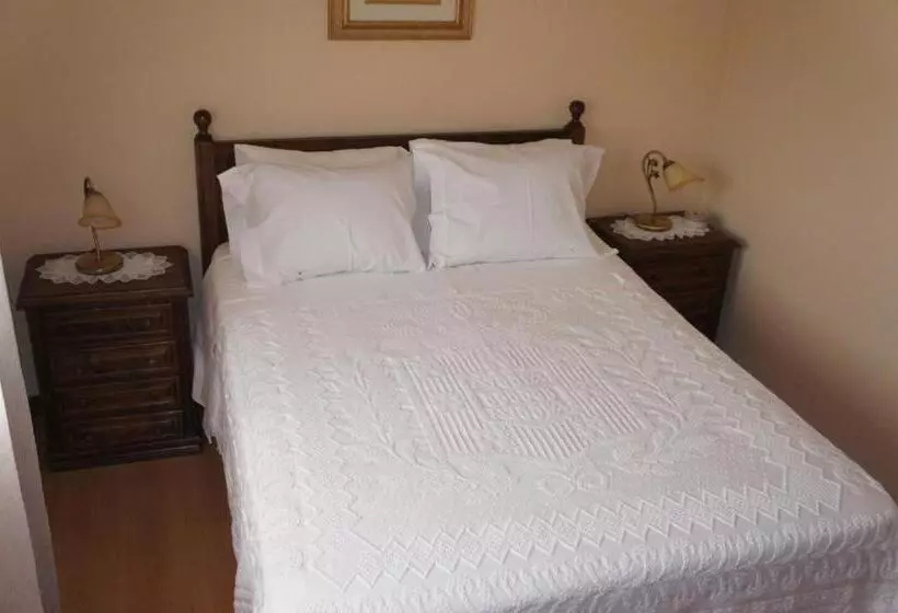 ویلای یک اتاق خوابه با استخر شنا, Quinta De Gestacos