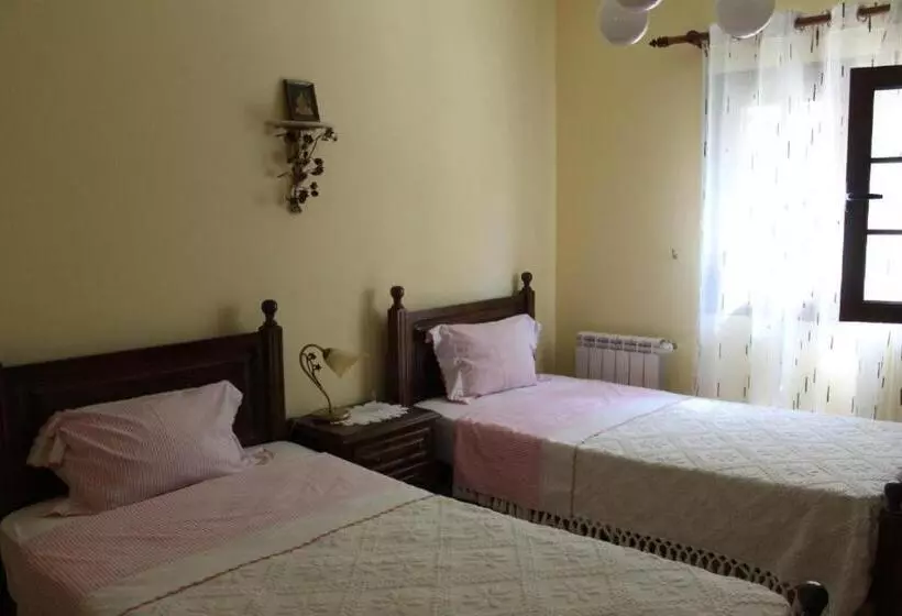 ویلای یک اتاق خوابه با استخر شنا, Quinta De Gestacos