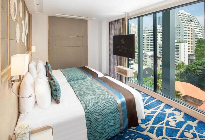 اتاق خانوادگی تودرتو, Solitaire Bangkok Sukhumvit 11