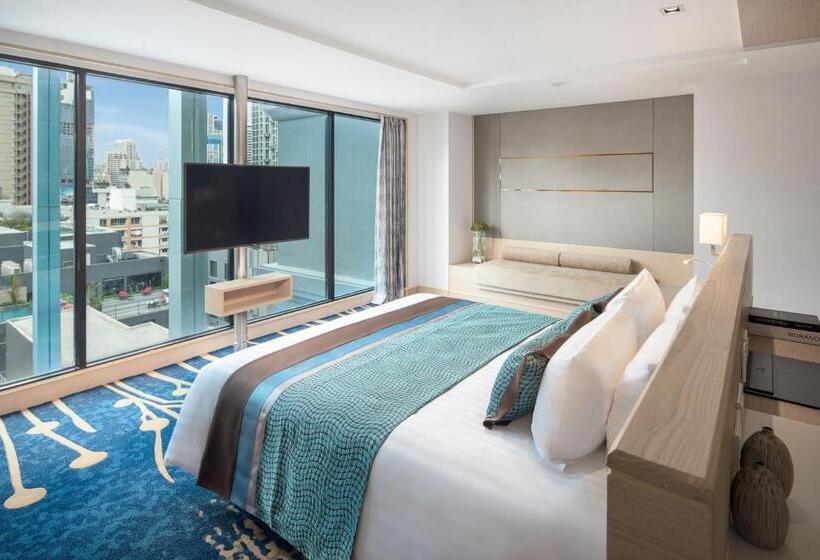 سوئیت کلاب, Solitaire Bangkok Sukhumvit 11