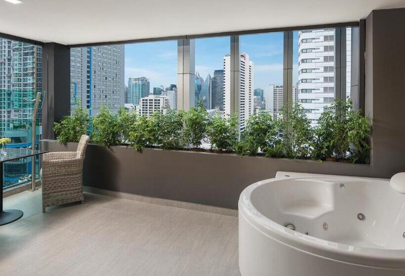 سوئیت با وان آب گرم, Solitaire Bangkok Sukhumvit 11