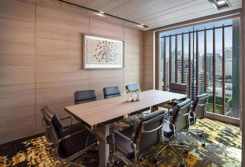 اتاق لوکس, Solitaire Bangkok Sukhumvit 11