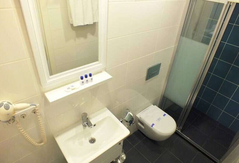 Üç Kişilik Standart Oda, Star Holiday