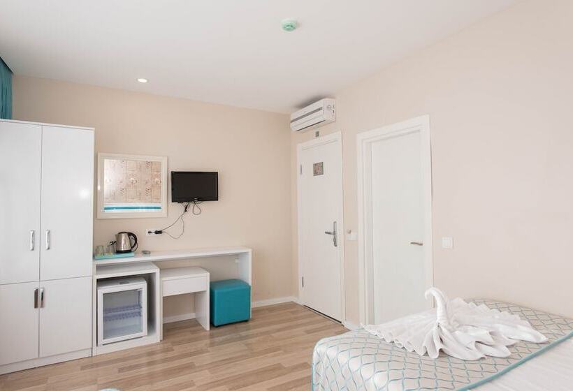 Üç Kişilik Standart Oda, Star Holiday