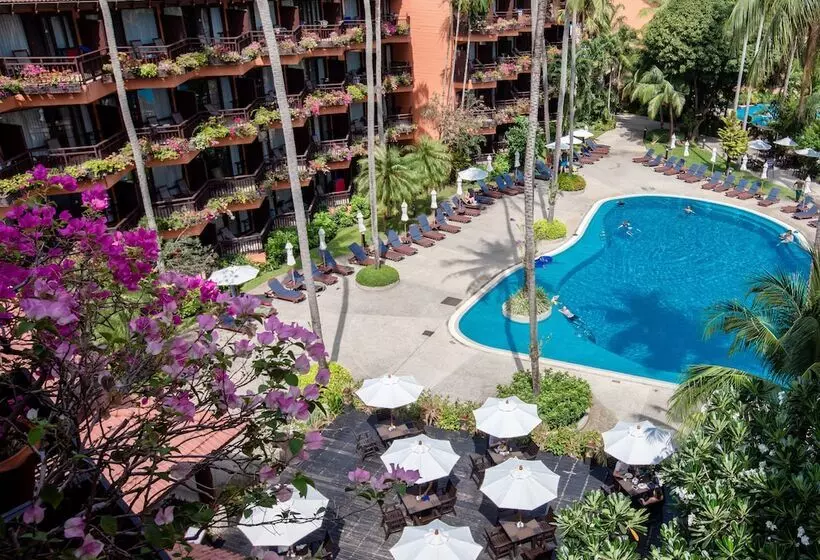 اتاق سوپریور با چشم‌انداز استخر, Courtyard By Marriott Phuket, Patong Beach Resort