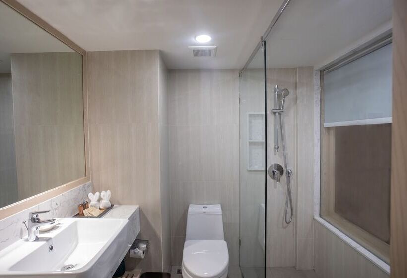 Номер Superior Вид на Бассейн, Courtyard By Marriott Phuket, Patong Beach Resort