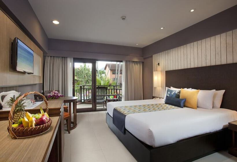 Номер Superior Вид на Бассейн, Courtyard By Marriott Phuket, Patong Beach Resort