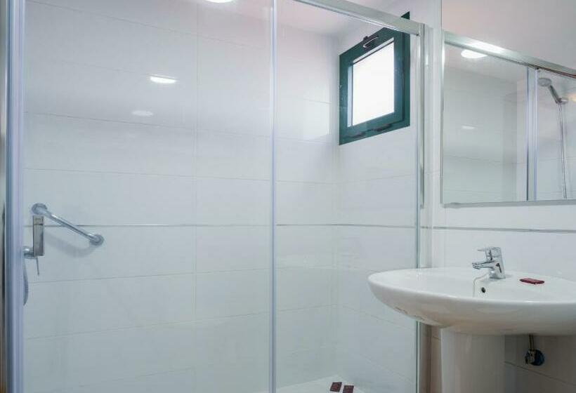 آپارتمان 2 خوابه با تراس, Apartamentos Los Rosales