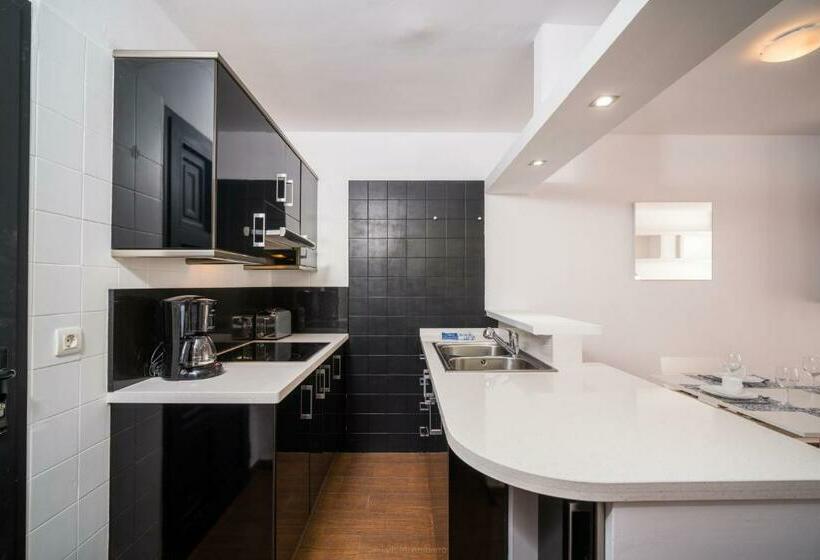 آپارتمان دوبلکس 1 خوابه, Apartamentos Los Rosales