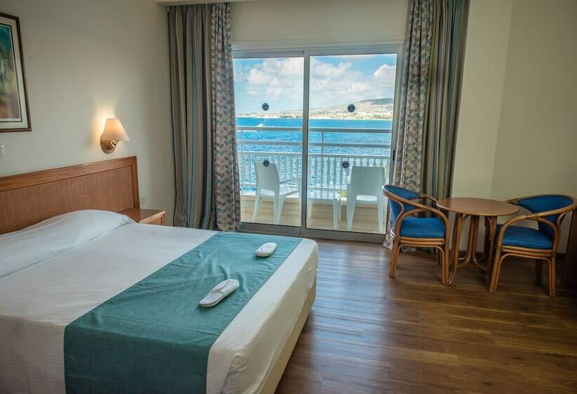 غرفة سوبيريور مطلّة علي البحر, Cynthiana Beach