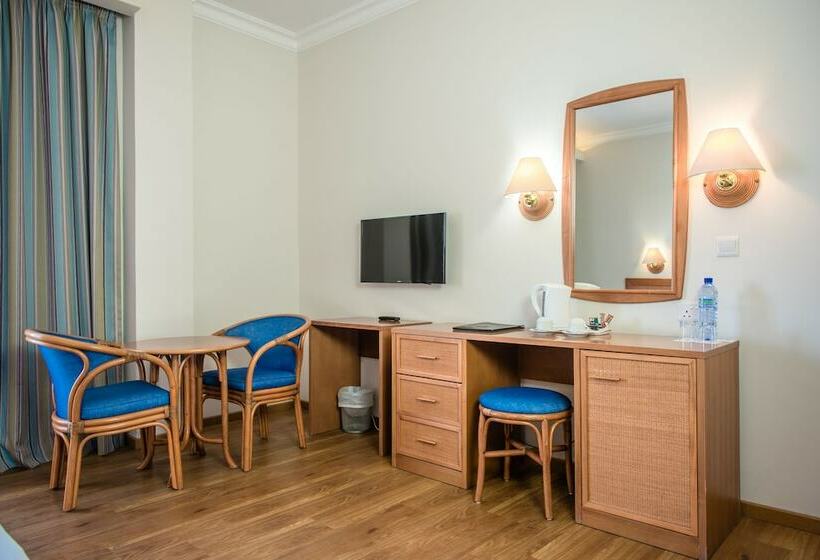 غرفة سوبيريور مطلّة علي البحر, Cynthiana Beach