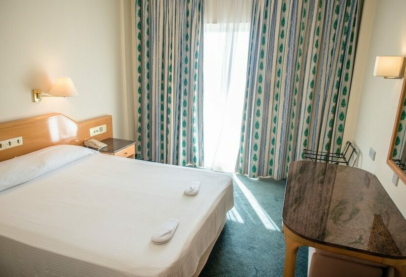 جناح مطلّ علي البحر, Cynthiana Beach