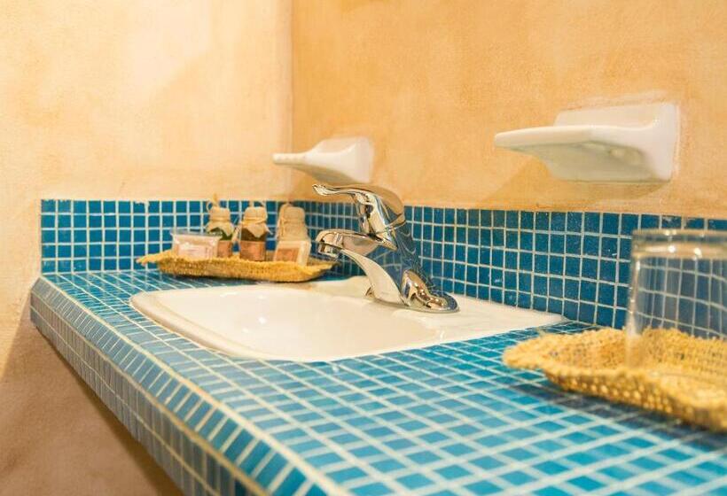 חדר סטנדרט עם מיטת קינג, Barrio Latino Hotel Drop And Go By Bestoffer Stays