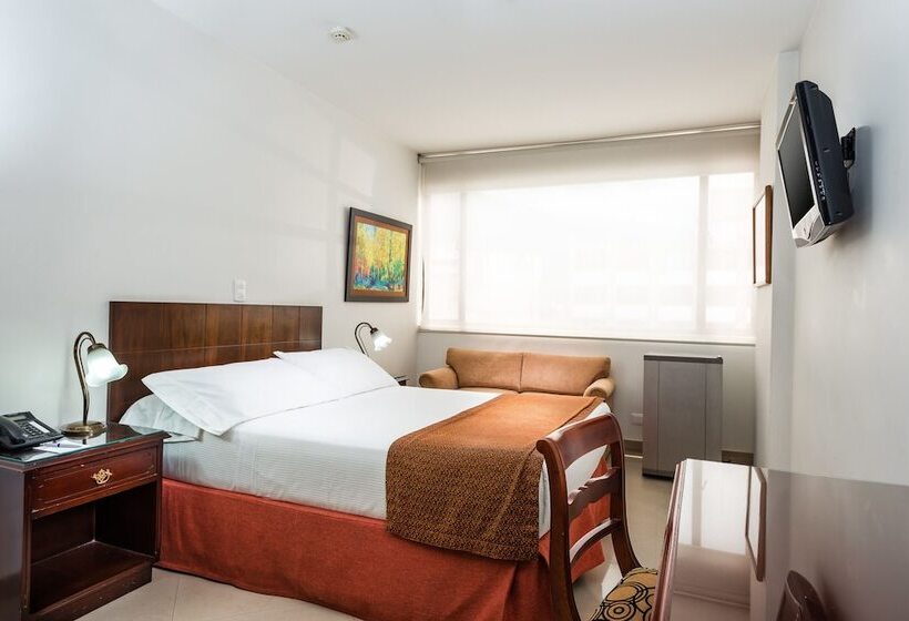 스탠다드 룸, Dann Combeima