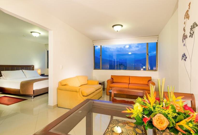 주니어 스위트, Dann Combeima