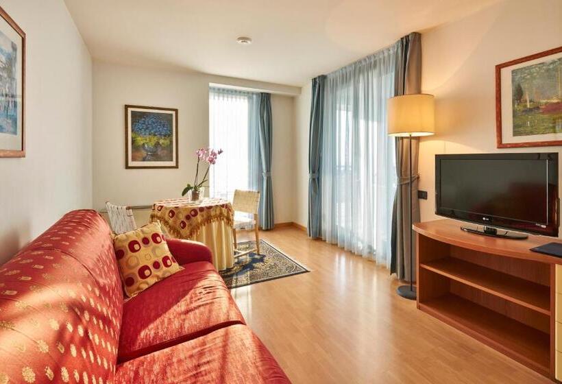 جناح جونيور, Fonzari