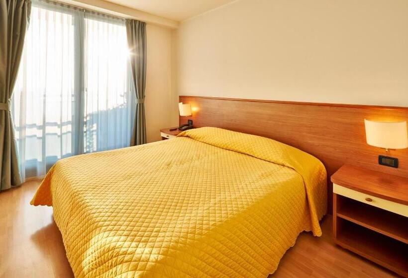 غرفة قياسية, Fonzari