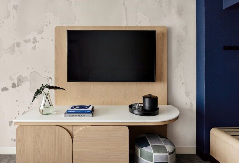 스탠다드 룸, Kimpton Theta New York   Times Square, An Ihg