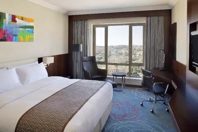 キングサイズベッドのエクゼクティブルーム, Mövenpick Hotel Amman