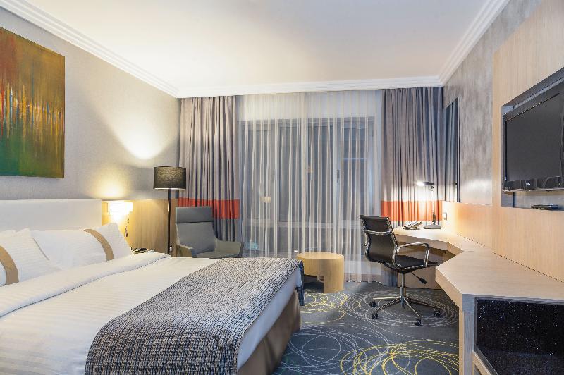 اتاق سوپریور با تخت بزرگ, Mövenpick Hotel Amman